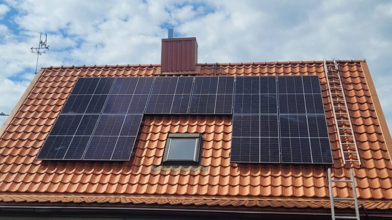 Saulės elektrinės ir namų vertė: Kaip padidinti nekilnojamojo turto kainą?